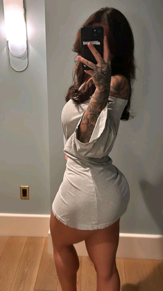 Photo 70 of Alaina Elliss