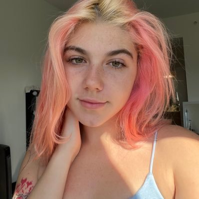 Photo 16 of Alexis Evans