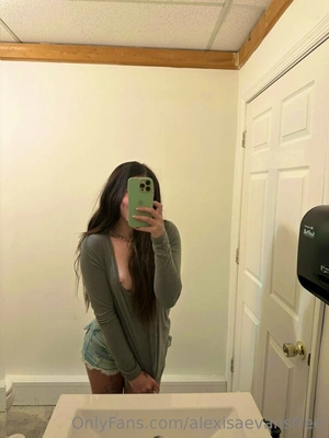 Alexis Evans photo 52053