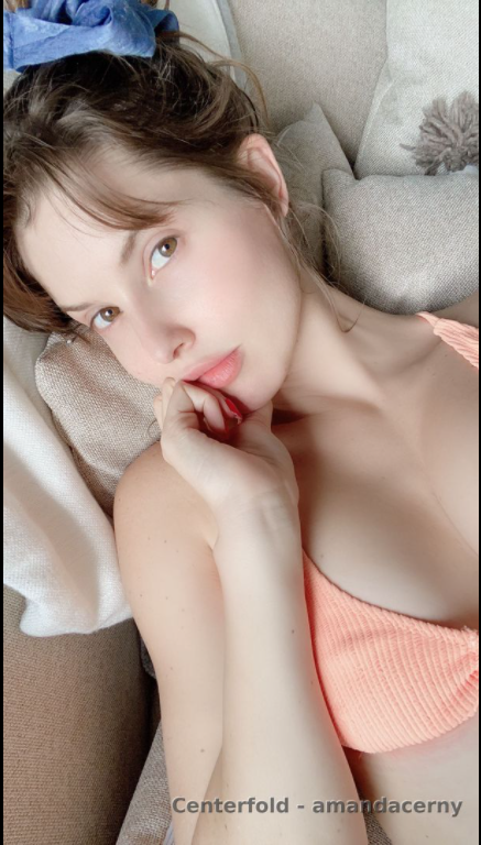 Photo 31 of Amanda Cerny