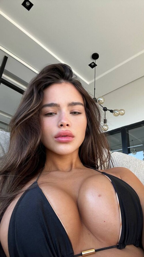 Photo 26 of Bianca Anchieta