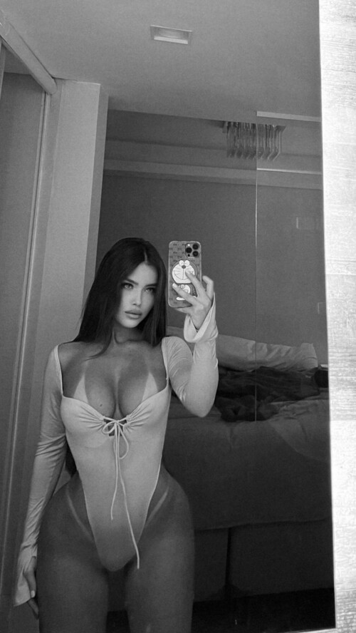Photo 47 of Bianca Anchieta