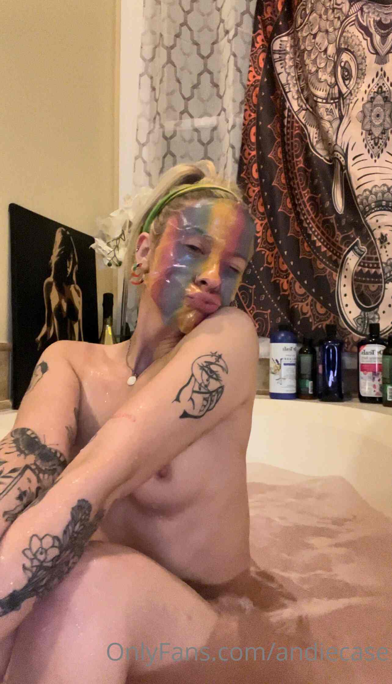 Photo 18 of Andie Case