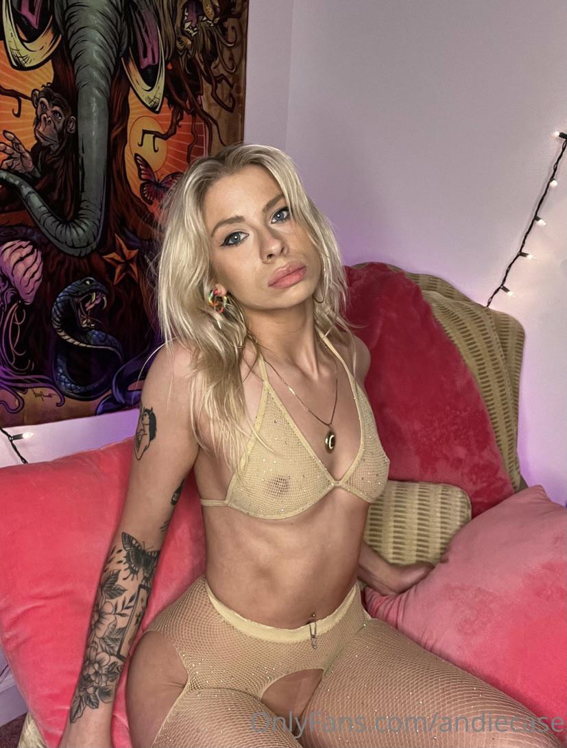 Photo 5 of Andie Case