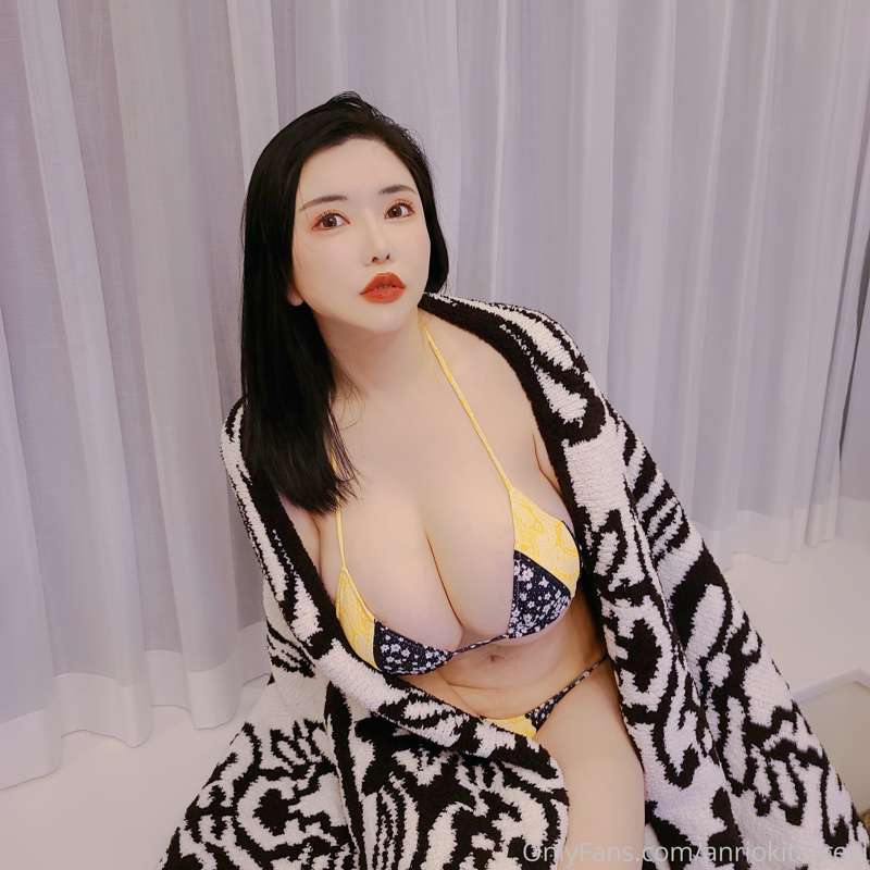 Photo 46 of Anri Okita