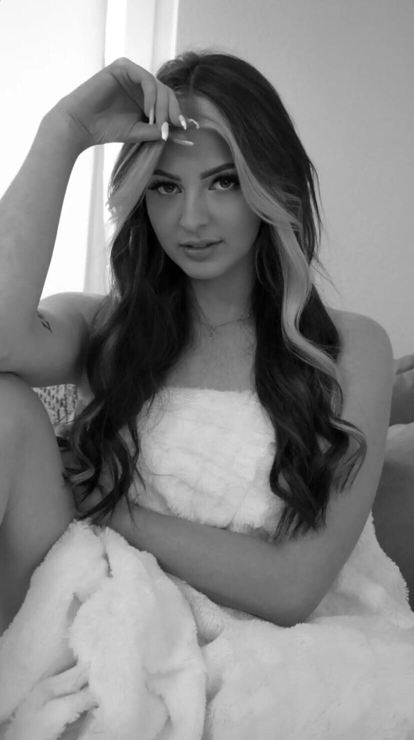 Photo 15 of ASMR Janina