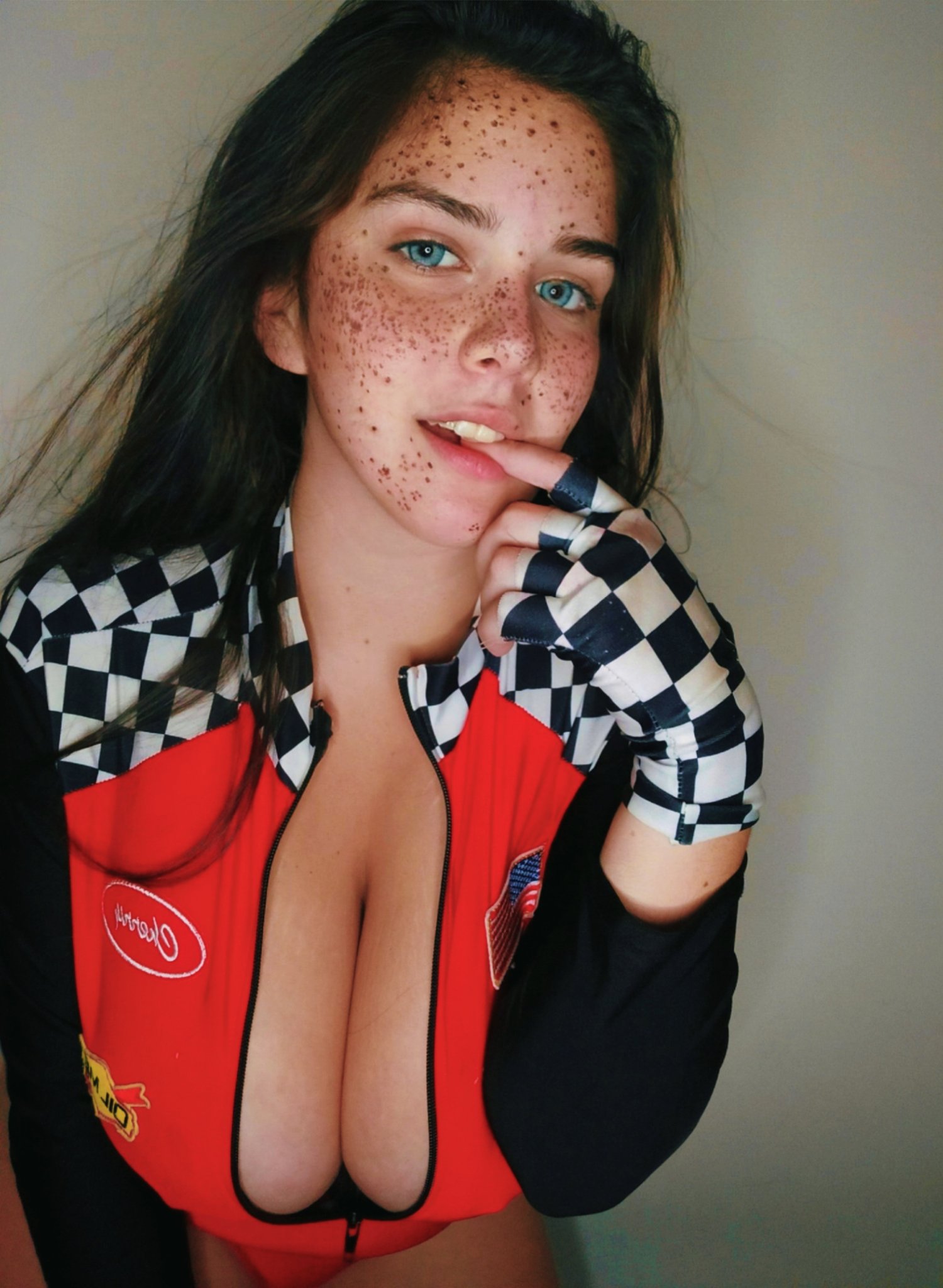 Photo 55 of Sarah Bustani
