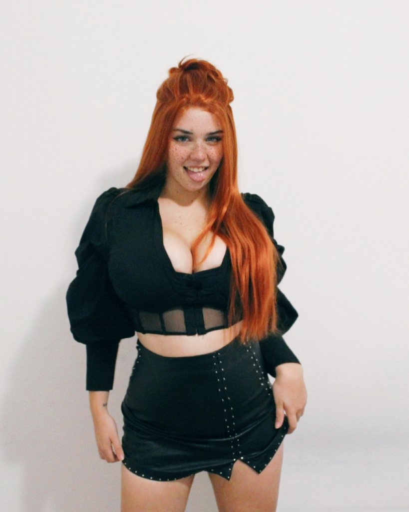 Photo 46 of Sarah Bustani