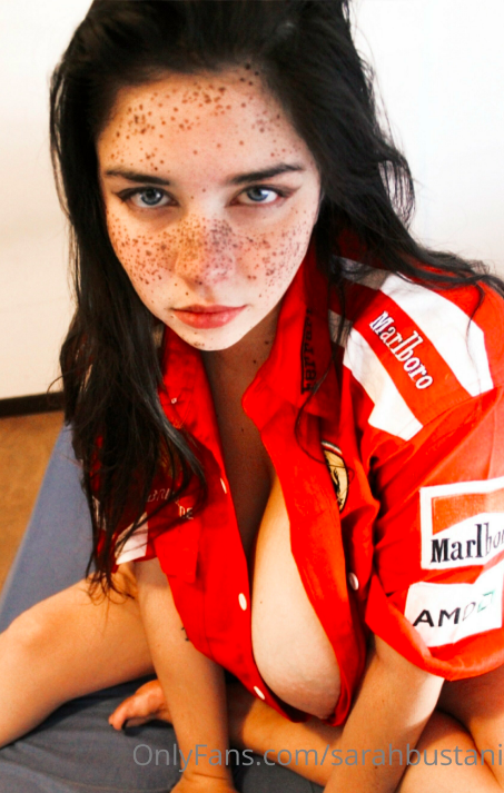 Photo 29 of Sarah Bustani