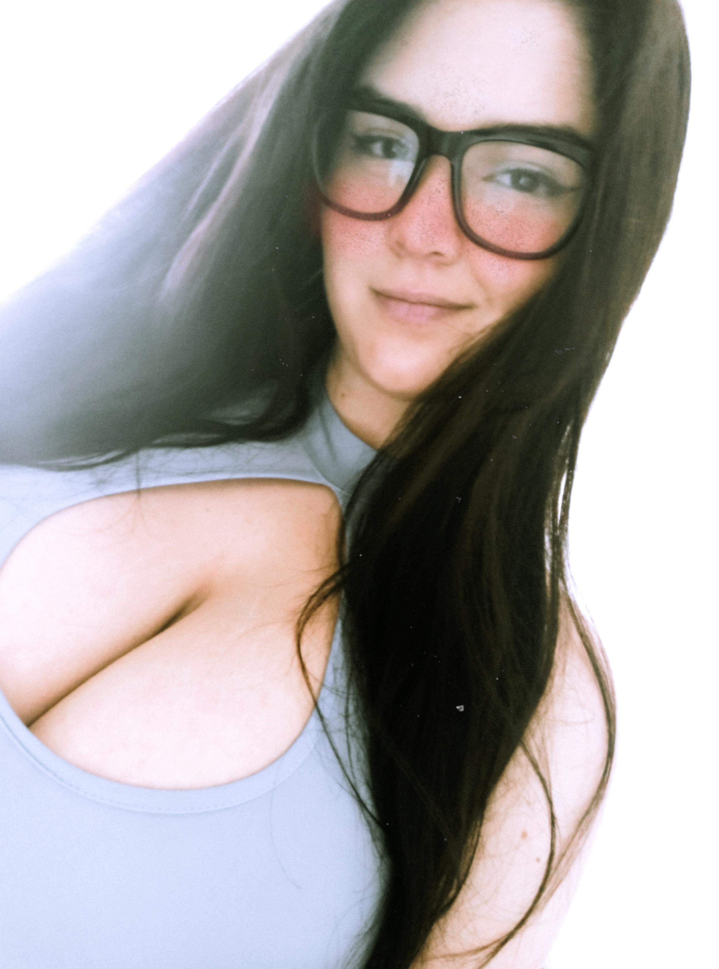 Photo 42 of Sarah Bustani