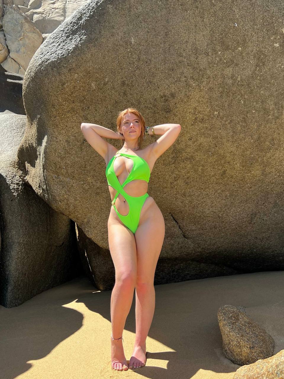 Photo 21 of Cristina Carmella