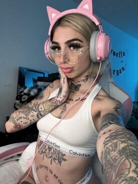 Photo 96 of Cruella Morgan