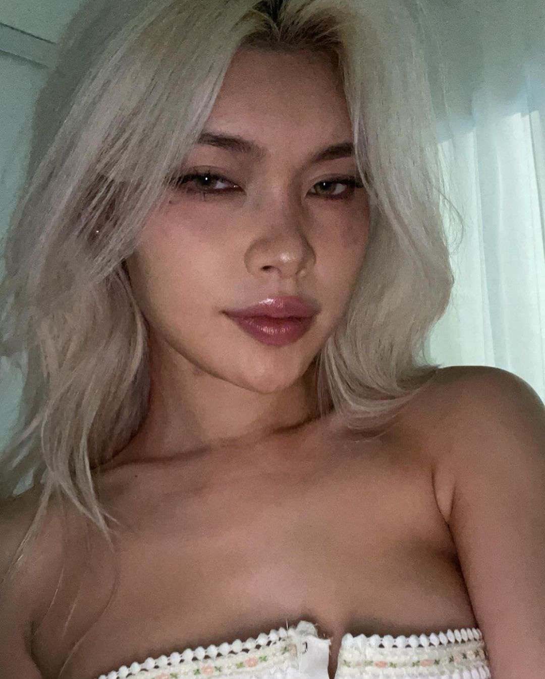 Photo 39 of Dia Kim