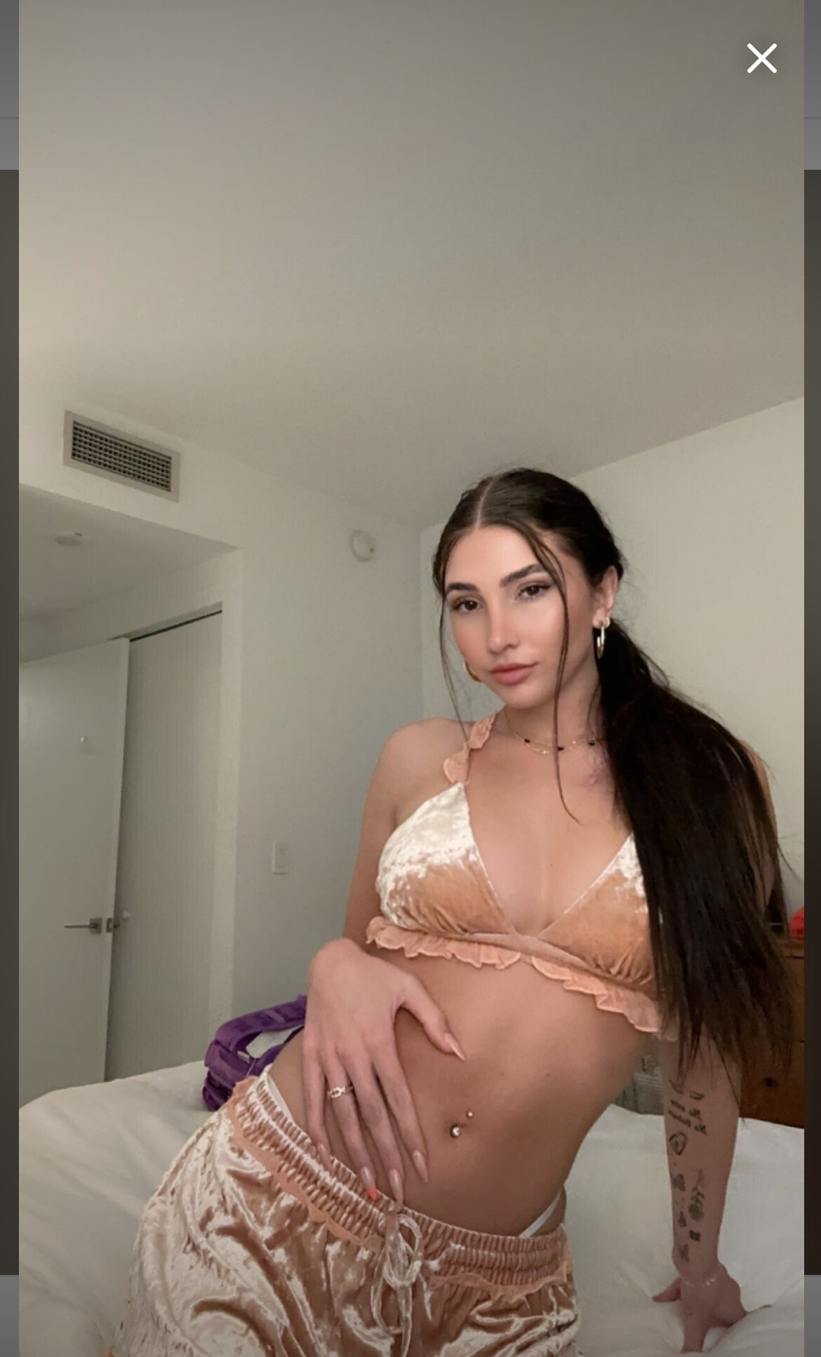 Photo 52 of Ellievandeel