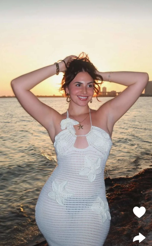 Photo 82 of Emely Hernandez