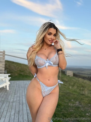 Emily Sears photo 107930