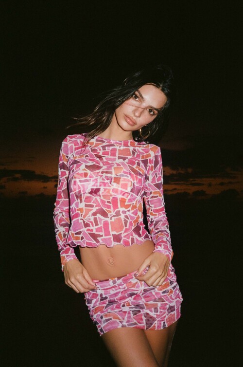 Photo 12 of Emily Ratajkowski