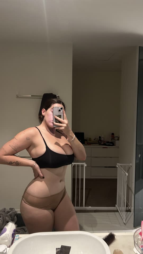 Photo 30 of Georgia carter