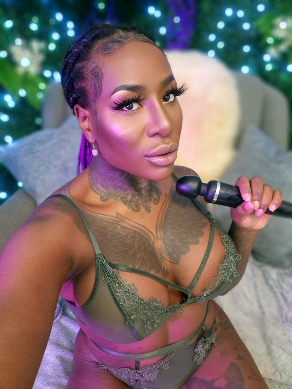 Photo 12 of Josy Black