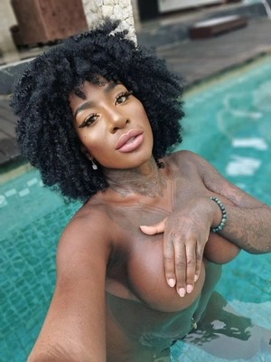 Josy Black photo 94006