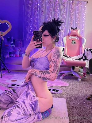 Yeahimcaroline preview 1