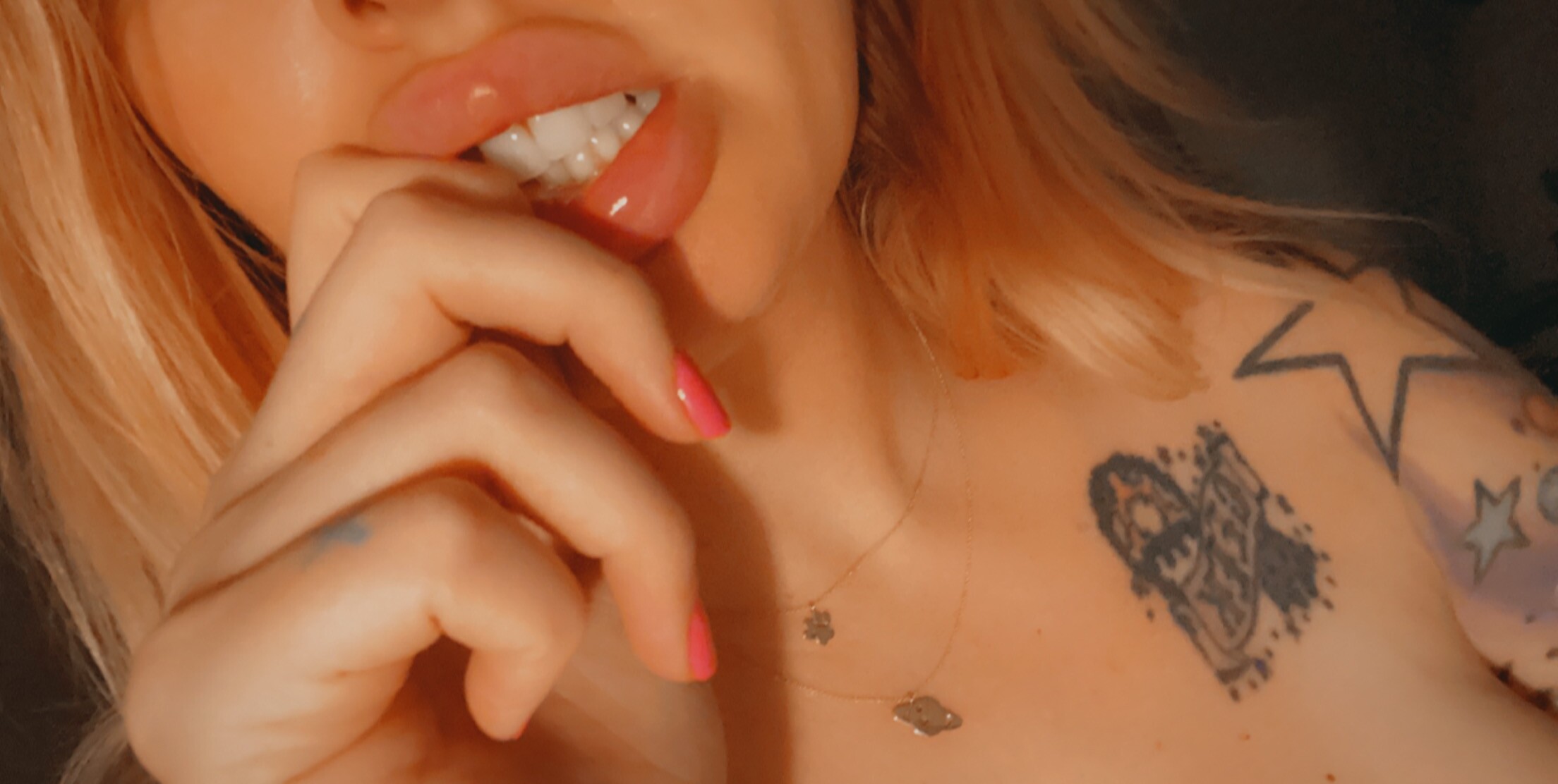 Photo 47 of Laura Lux