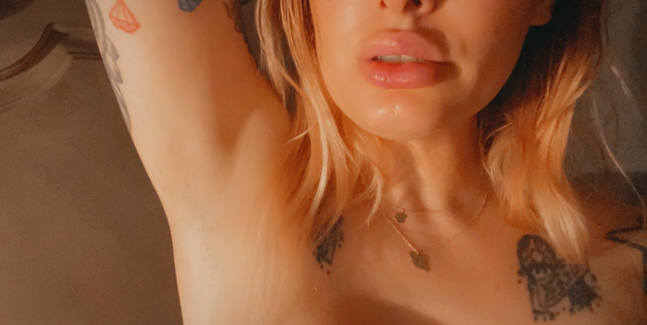 Photo 46 of Laura Lux