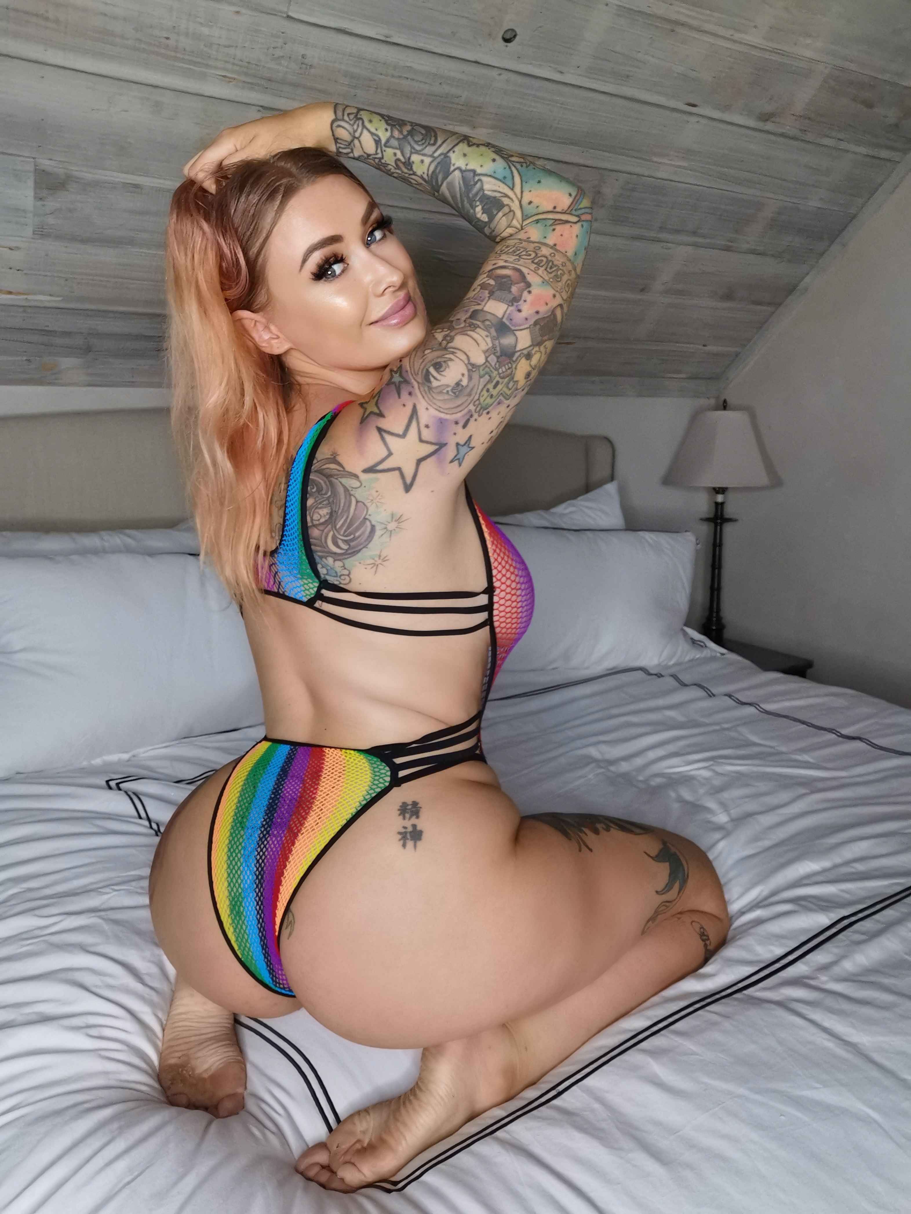 Photo 14 of Laura Lux