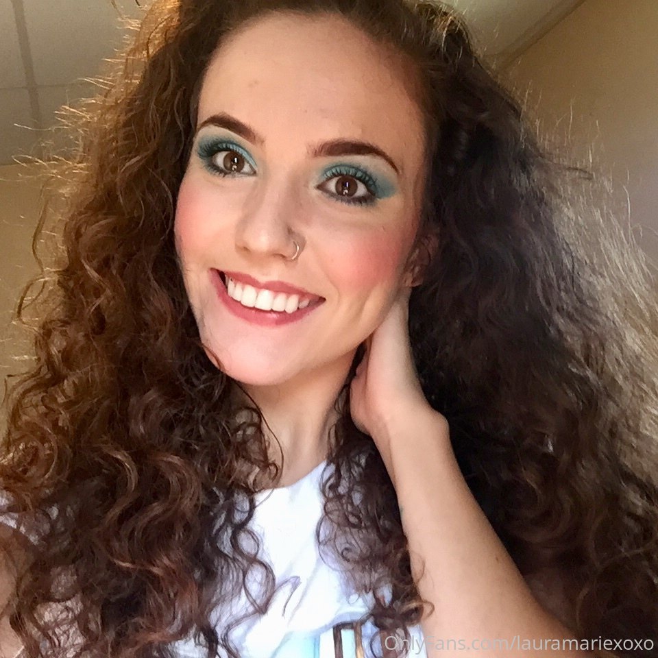 Photo 4 of Lauramariexoxo