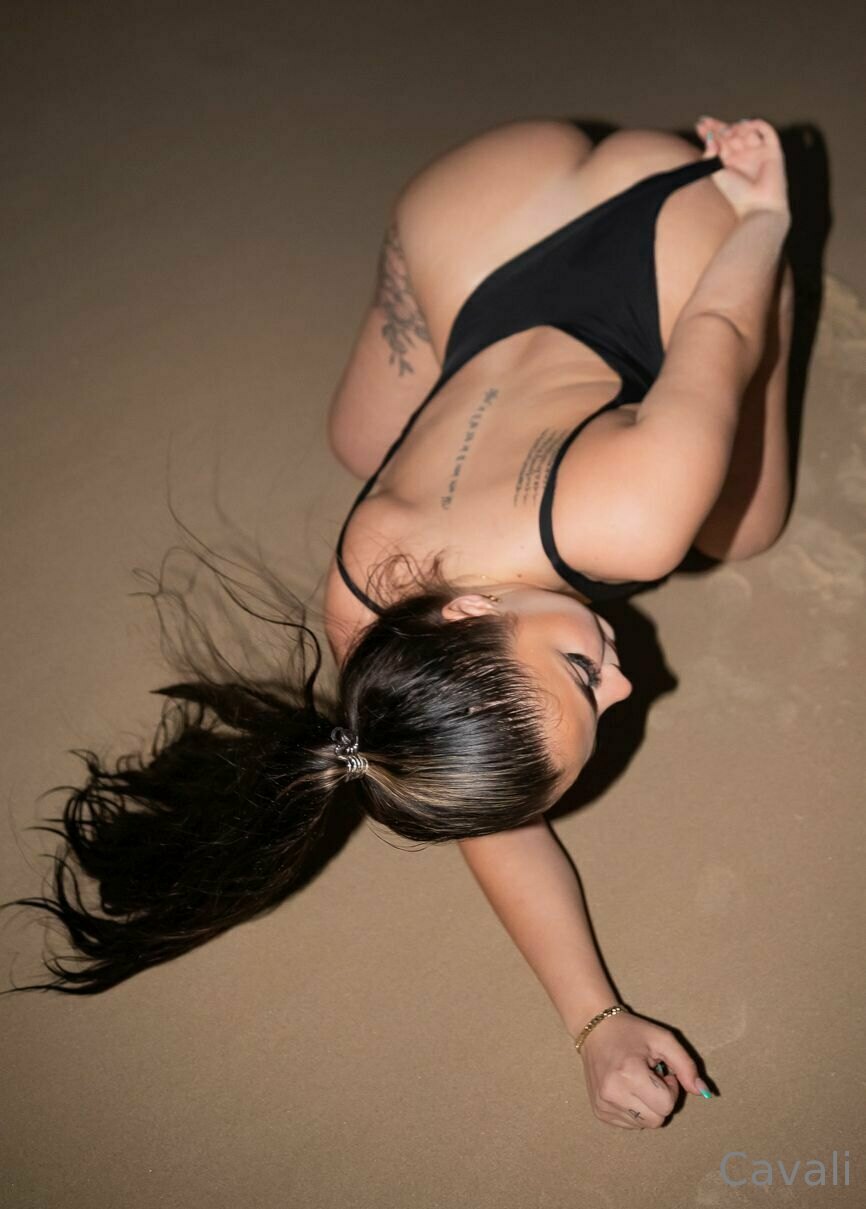 Photo 189 of Lilith Cavali