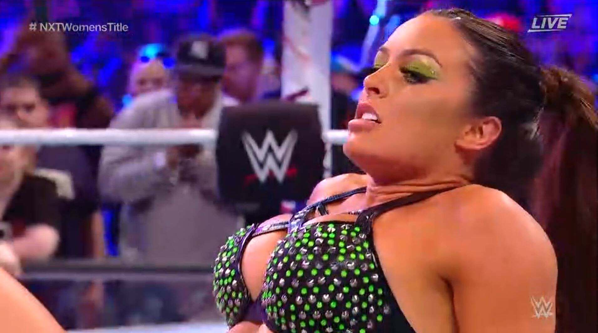 Photo 16 of Mandy Sacs