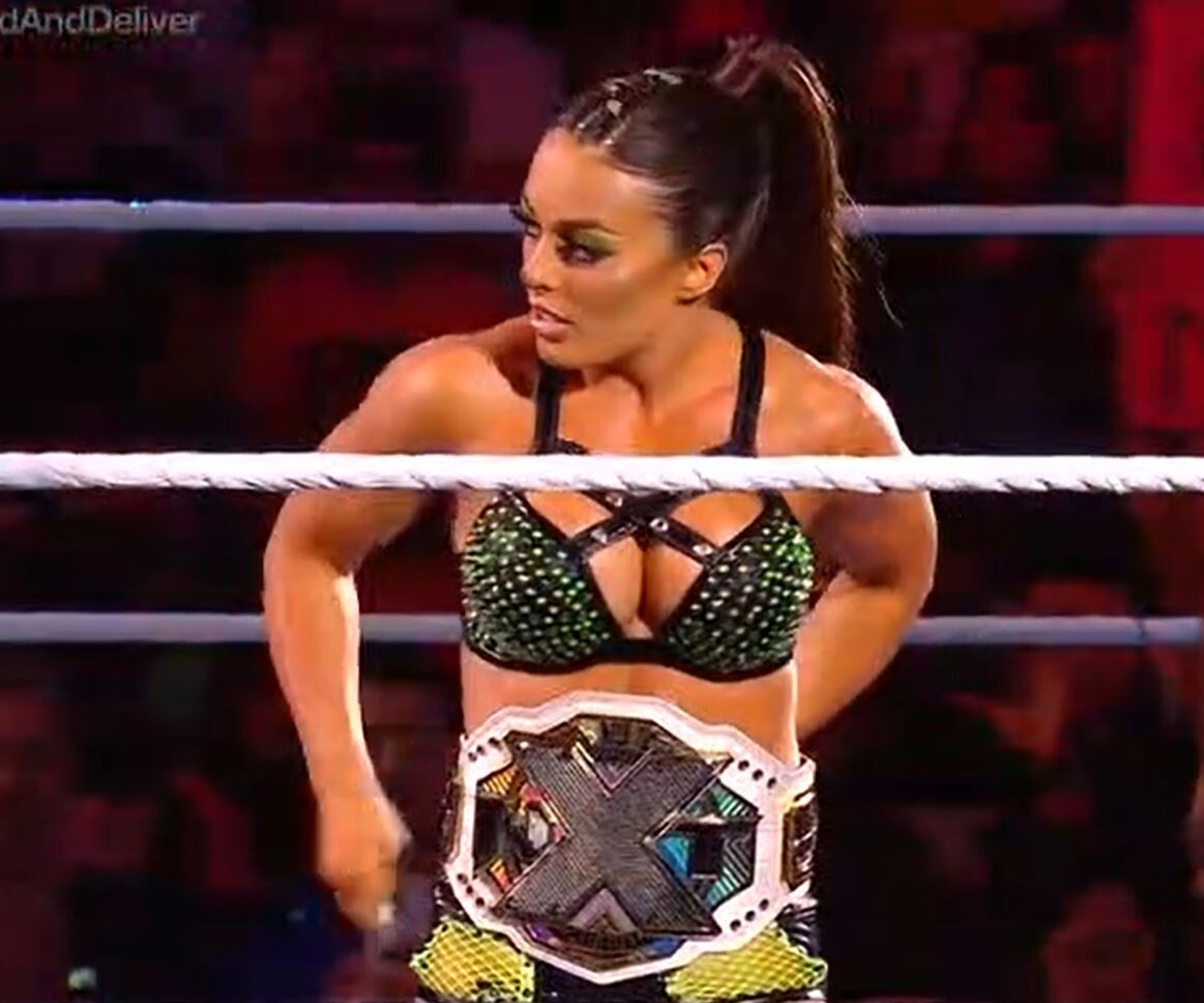 Photo 12 of Mandy Sacs