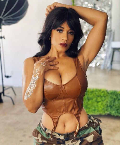 Photo 103 of Melyssa Ford