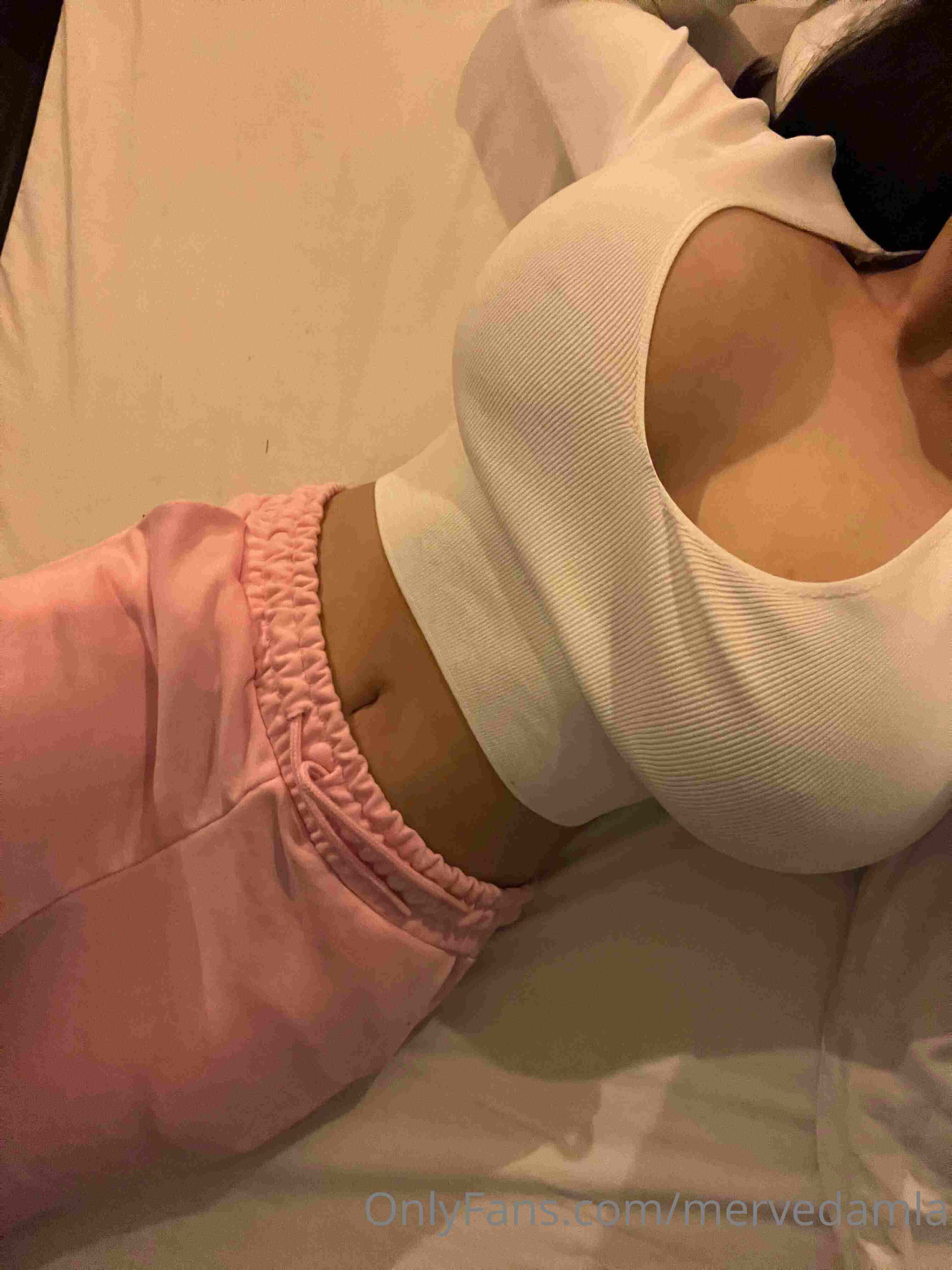 Photo 35 of Merve Damla