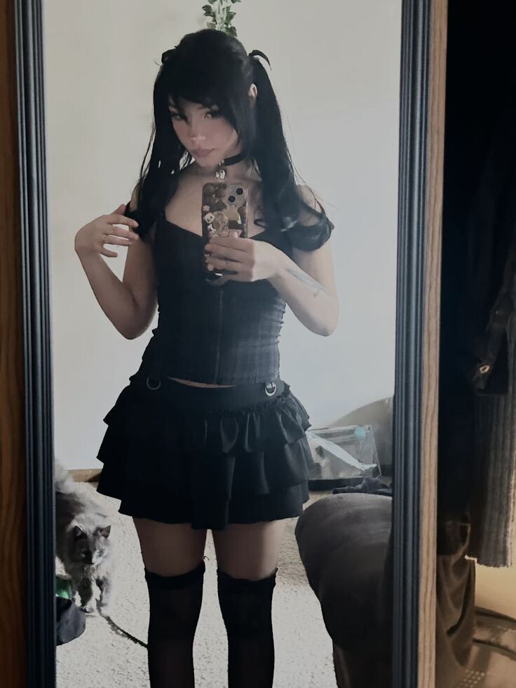 Photo 21 of Millie_official