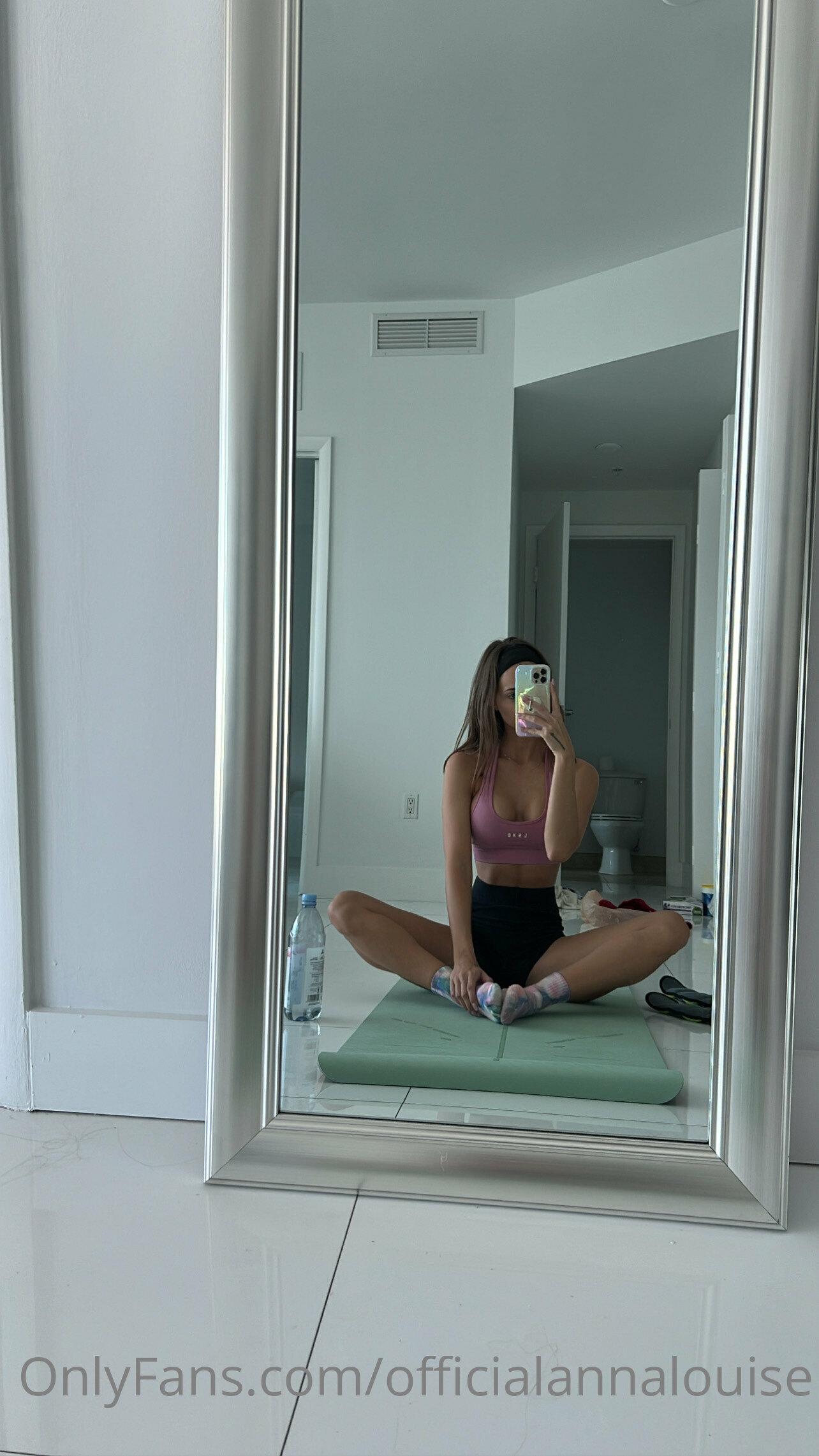 Photo 51 of Anna Louise