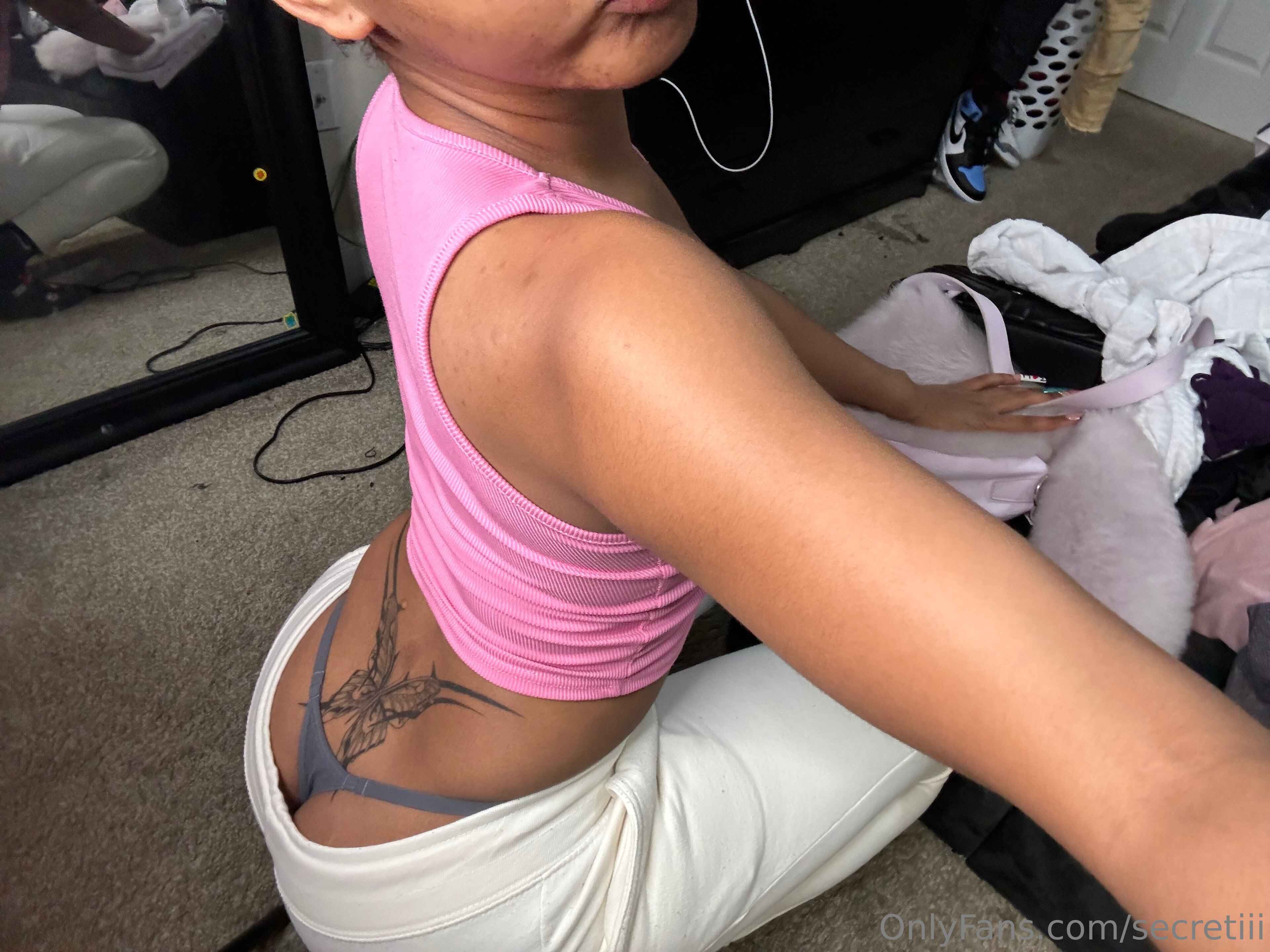 Photo 4 of Secretiii