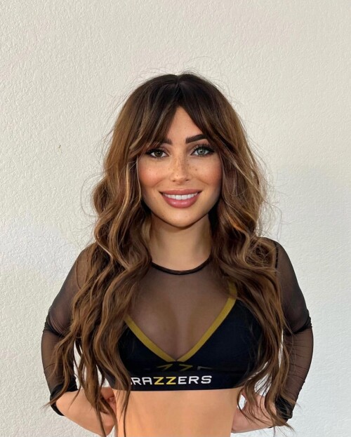 Photo 23 of Sophia Vay