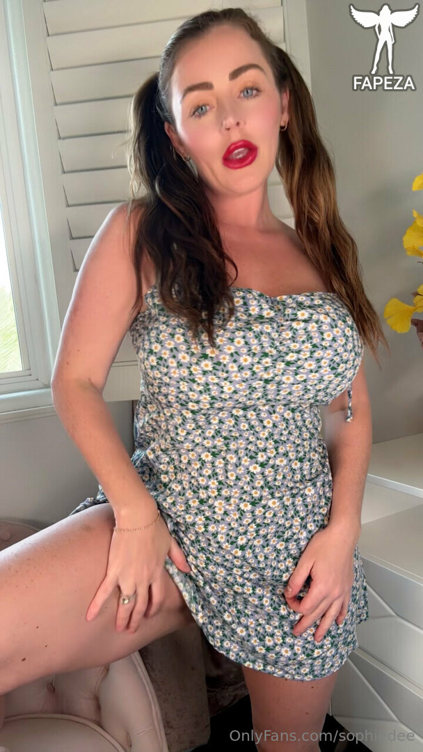 Photo 27 of Sophie Dee