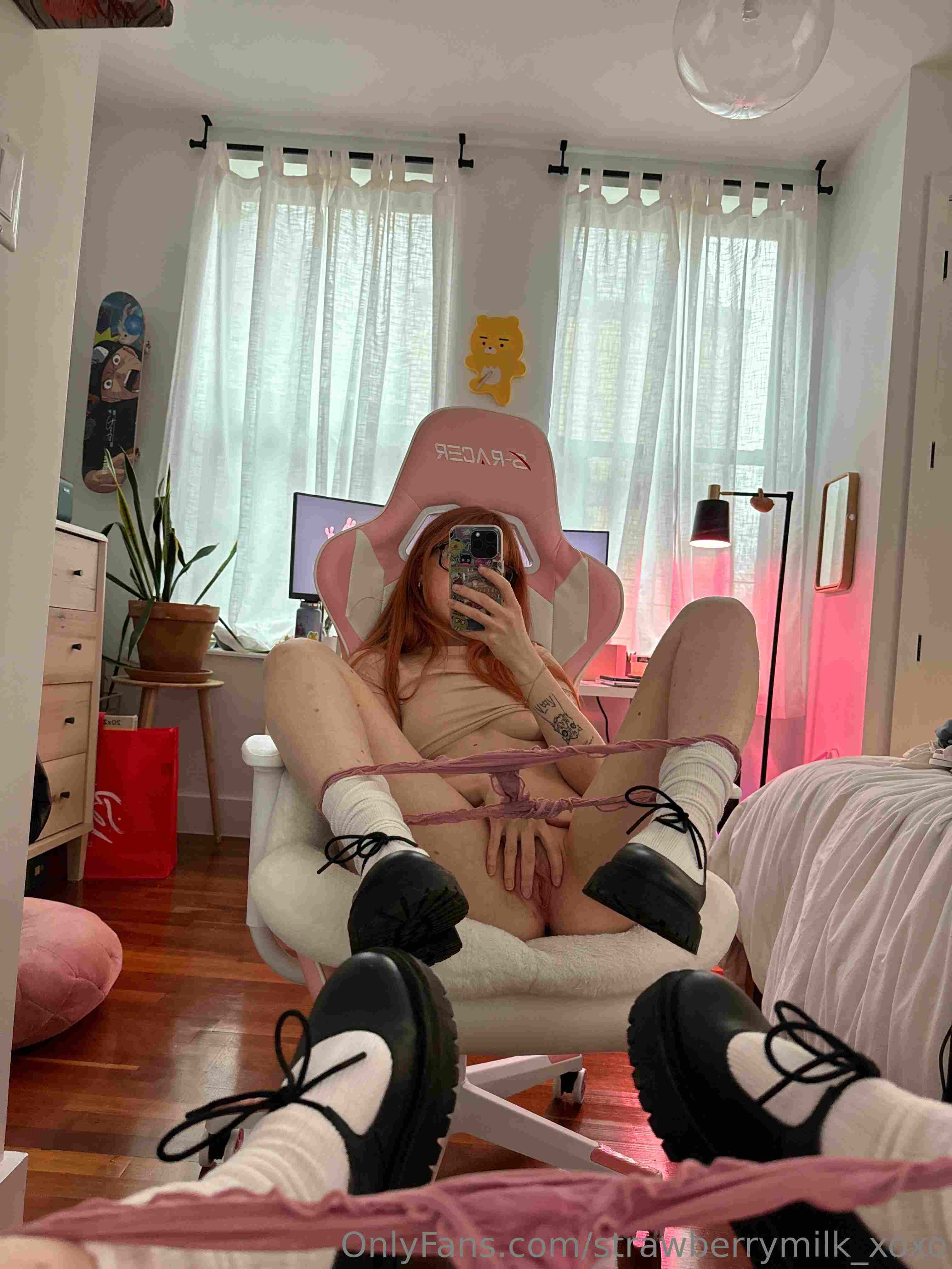 Photo 62 of Strawberrymilk_xoxo
