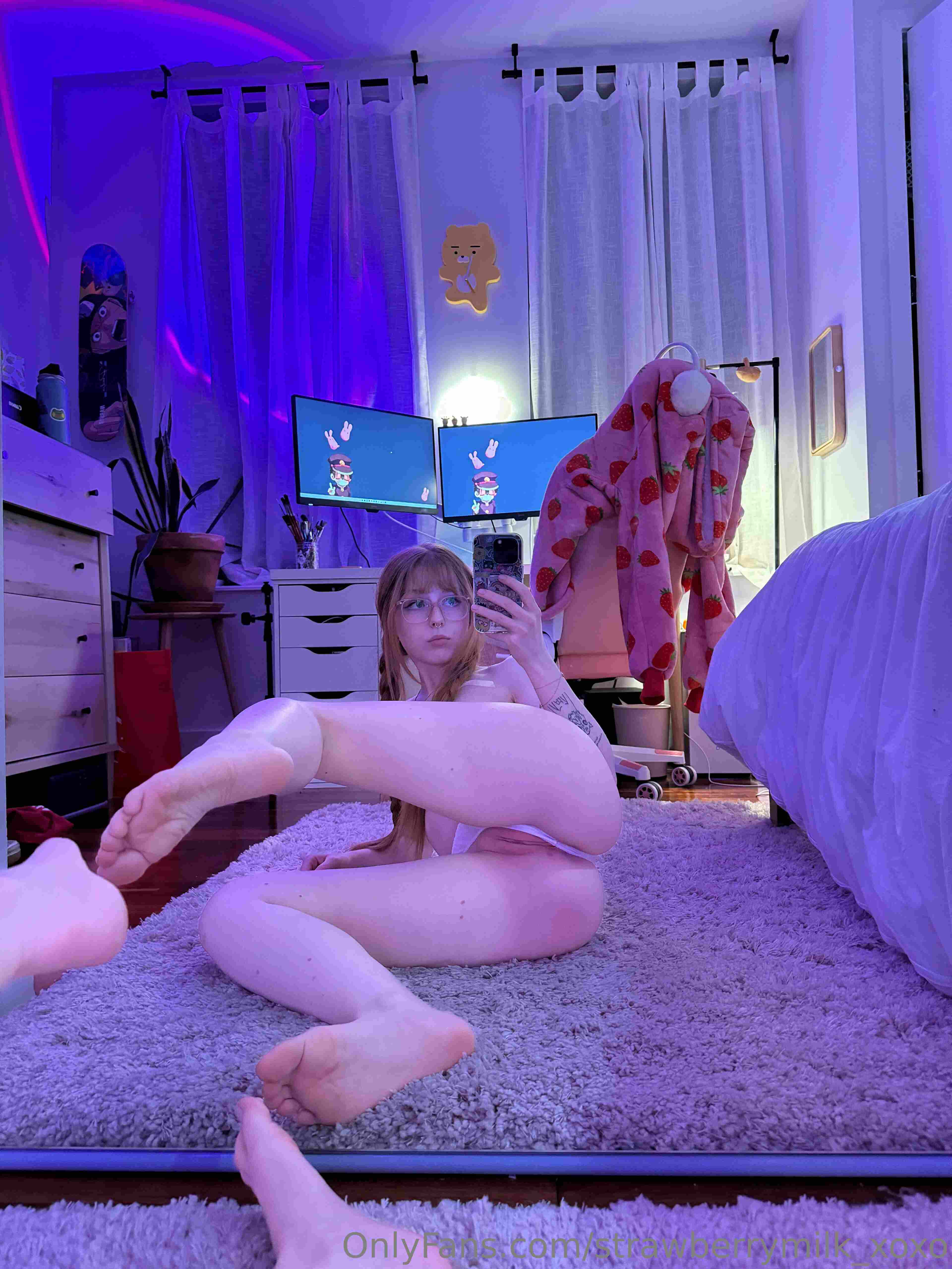 Photo 53 of Strawberrymilk_xoxo