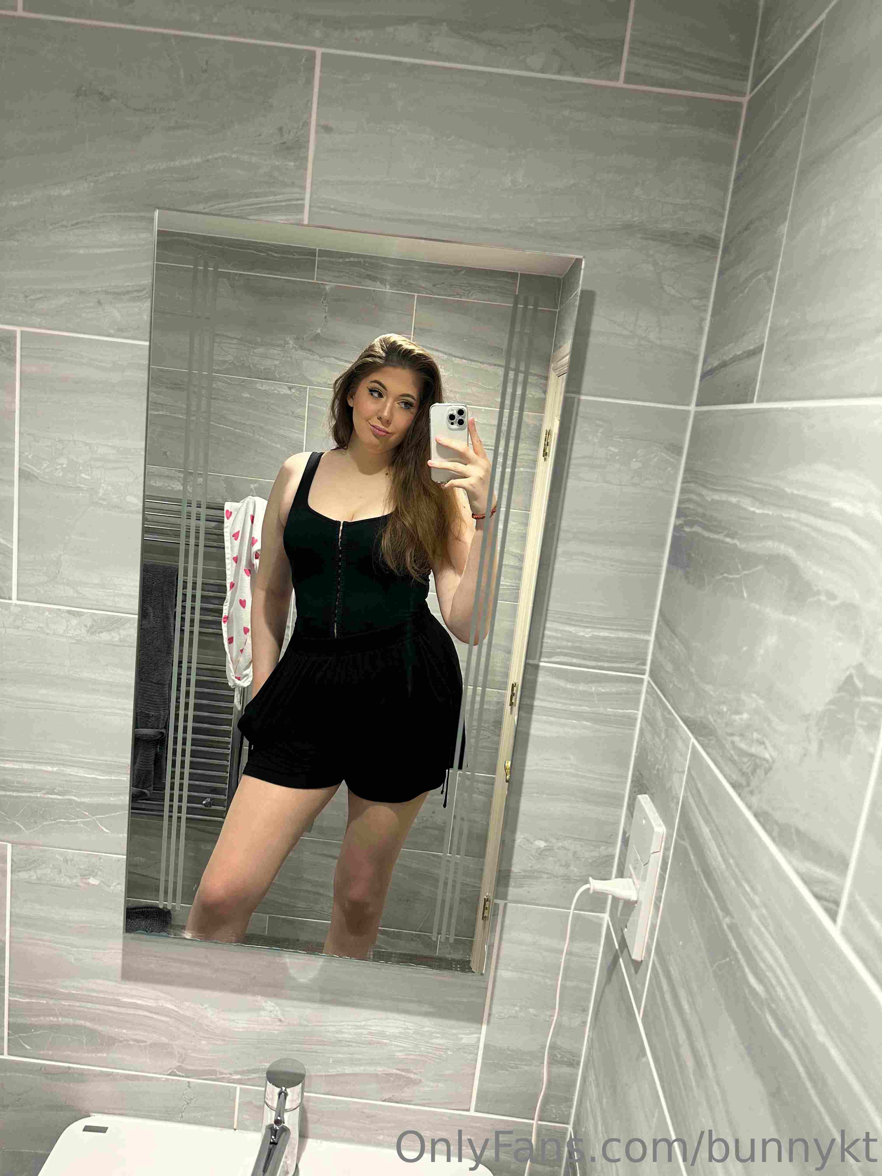 Photo 12 of Katie Woolls