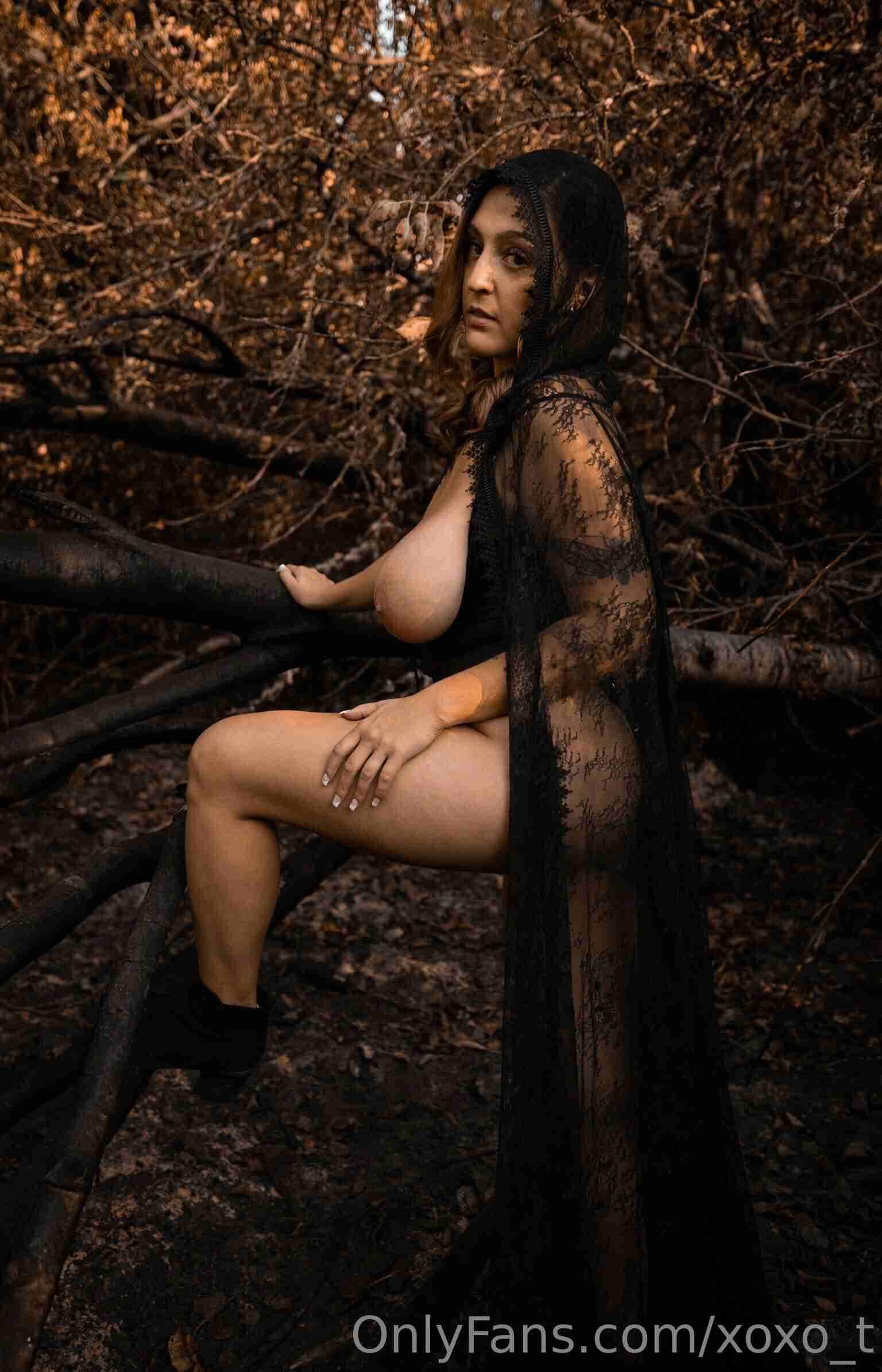 Photo 41 of Tati Evans