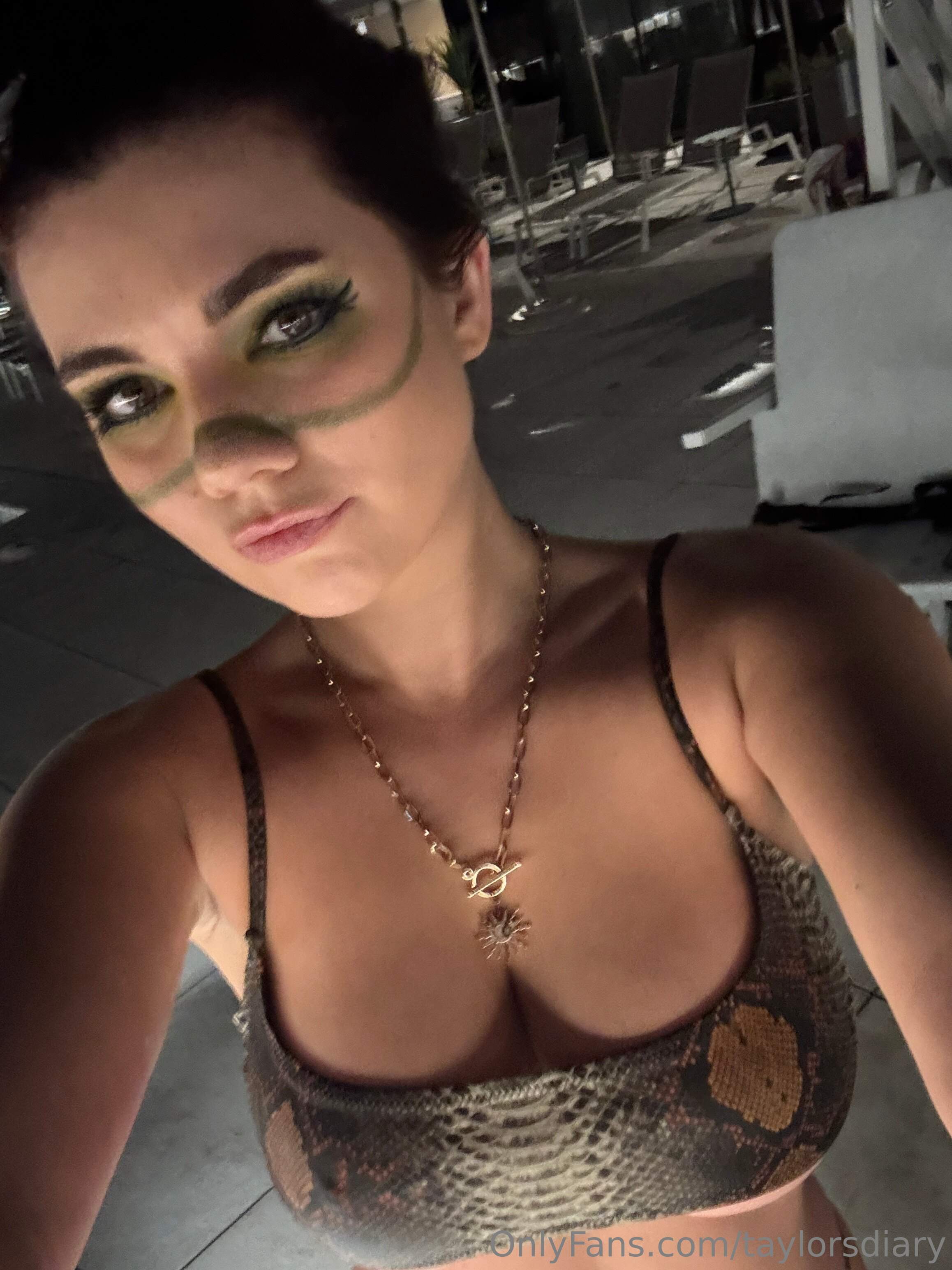 Photo 33 of Dare Taylor