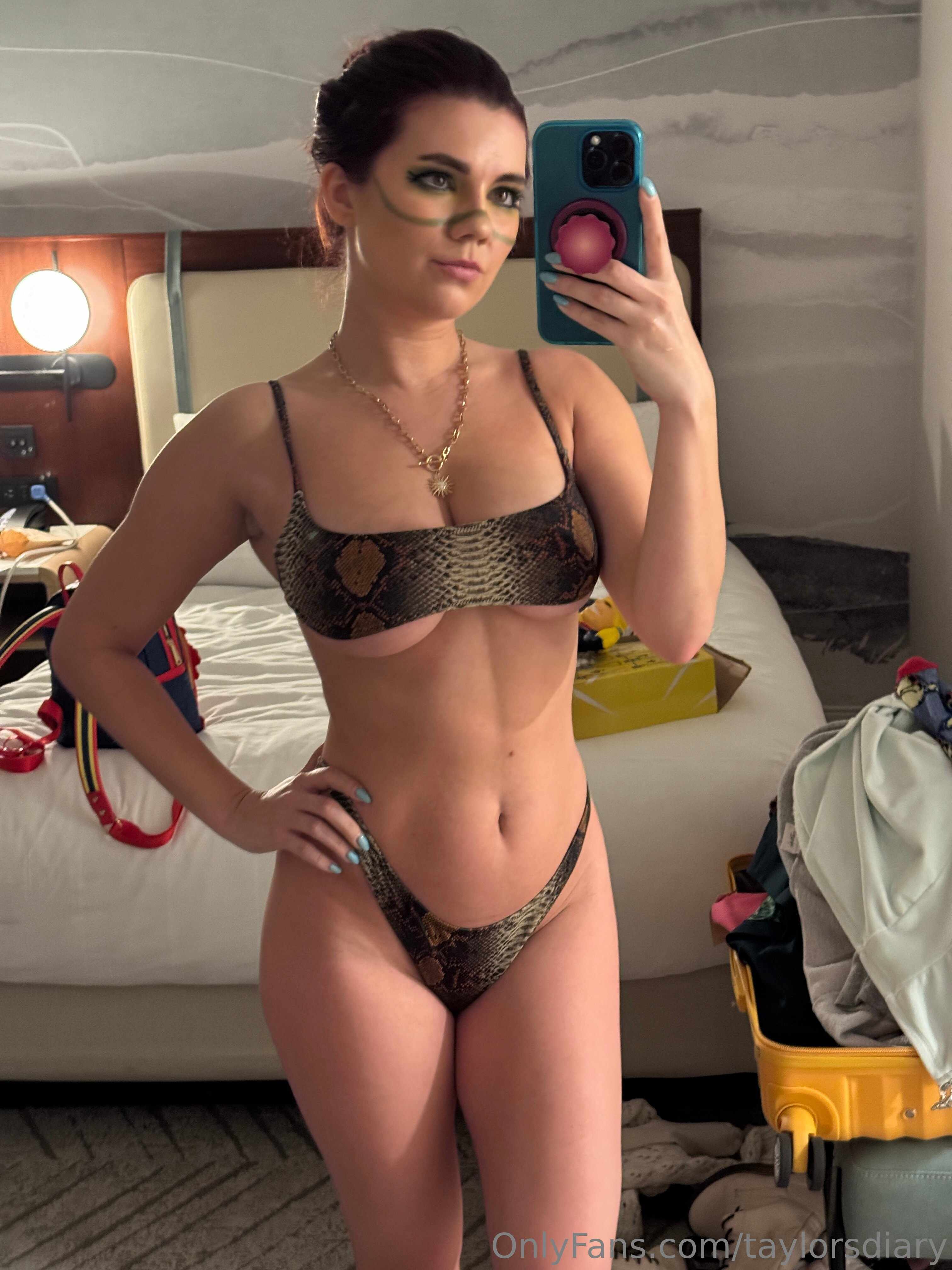 Photo 32 of Dare Taylor