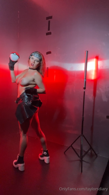 Photo 53 of Dare Taylor