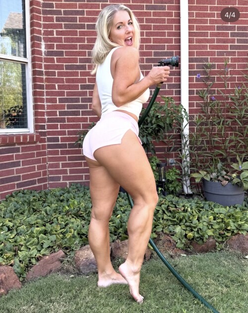 Photo 40 of Texasthighs