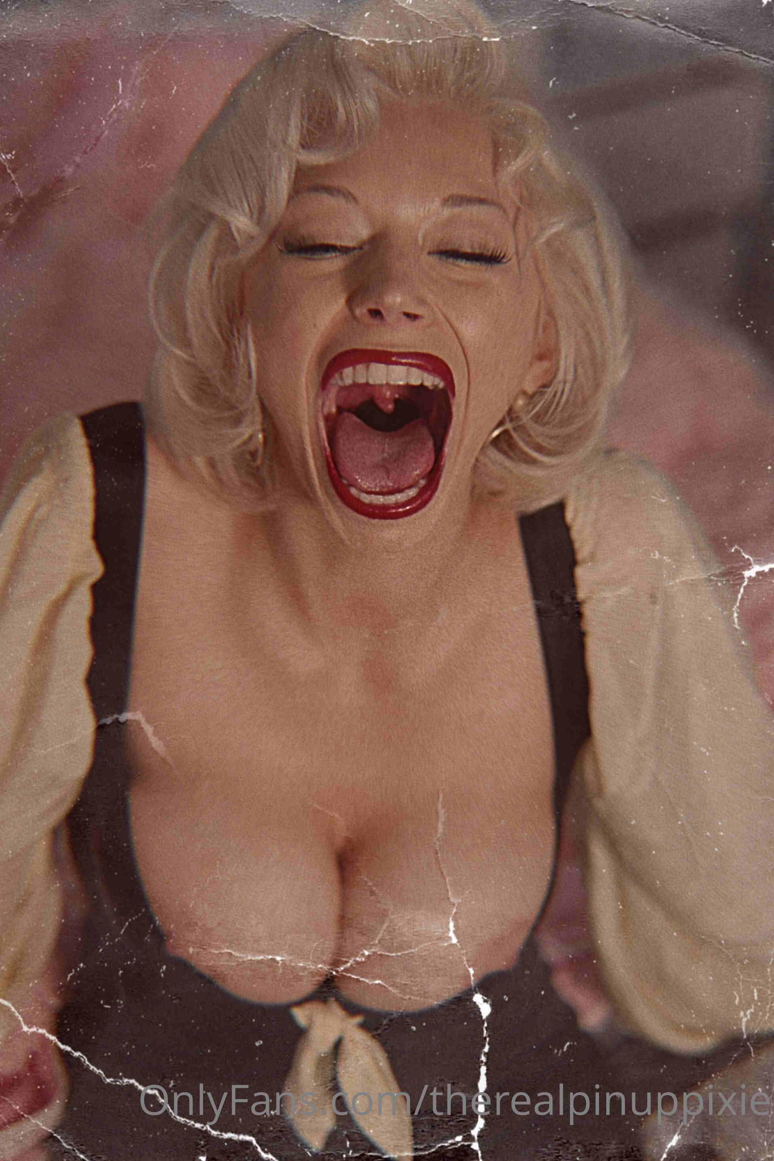 Photo 37 of Pinup Pixie