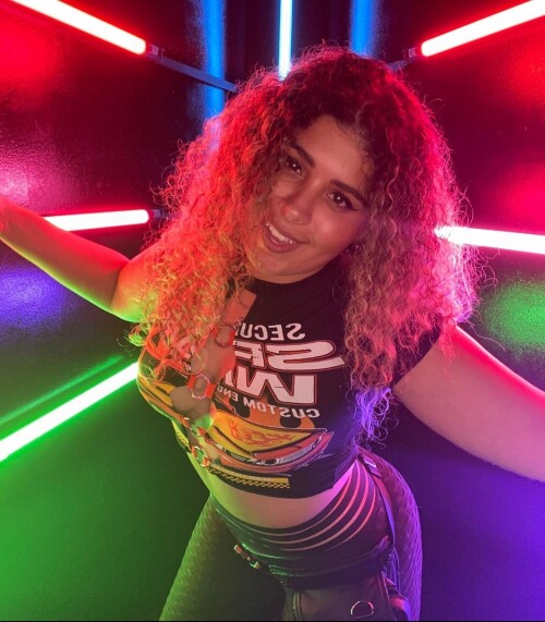 Photo 16 of JustYeliz