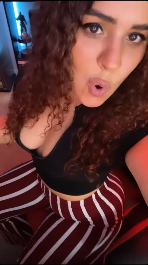 Photo 13 of JustYeliz